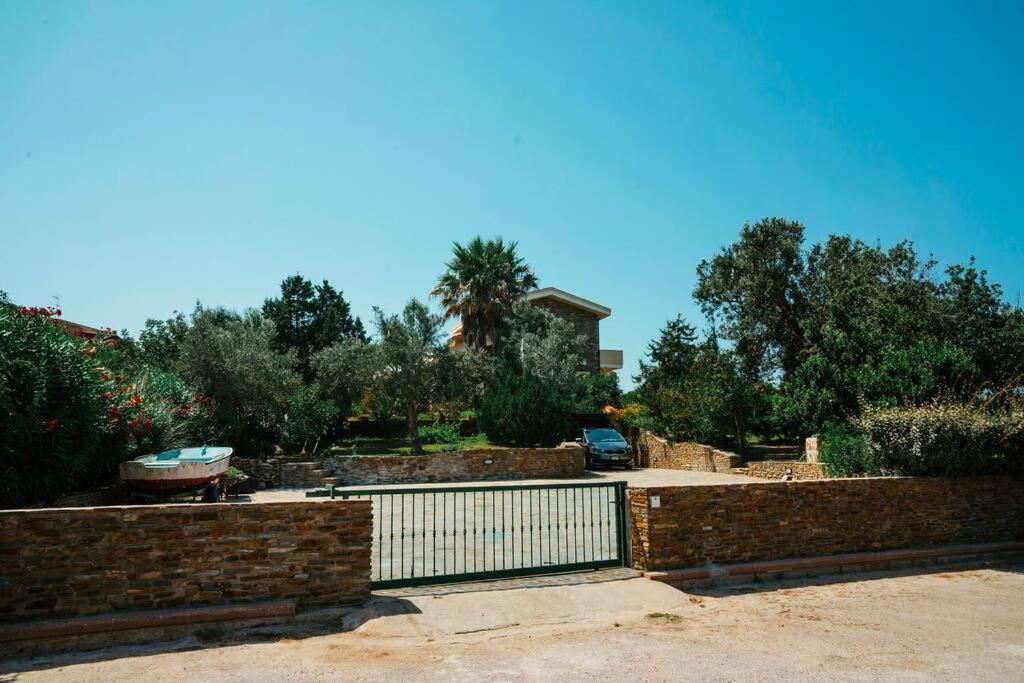 Villa Patrizia Стинтино Экстерьер фото